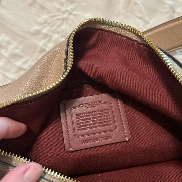 Coach Tan Shoulder Bag with Minimalist Design - Picture 5 of 9